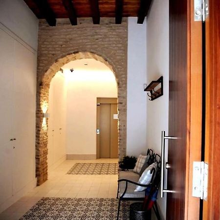 Mini Hotel In The Heart Of Sevilla For Exclusive Usage Exteriör bild