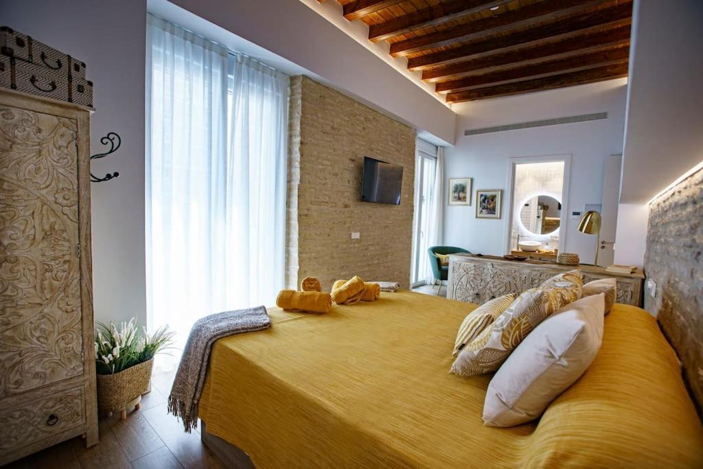 Mini Hotel In The Heart Of Sevilla For Exclusive Usage Exteriör bild