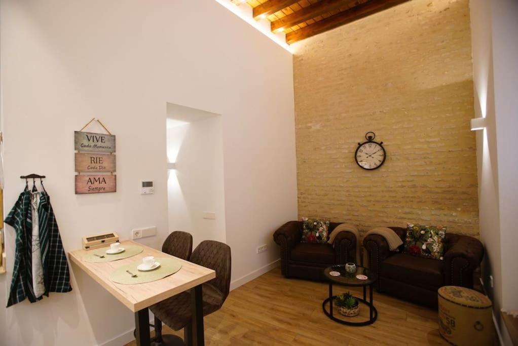 Mini Hotel In The Heart Of Sevilla For Exclusive Usage Exteriör bild
