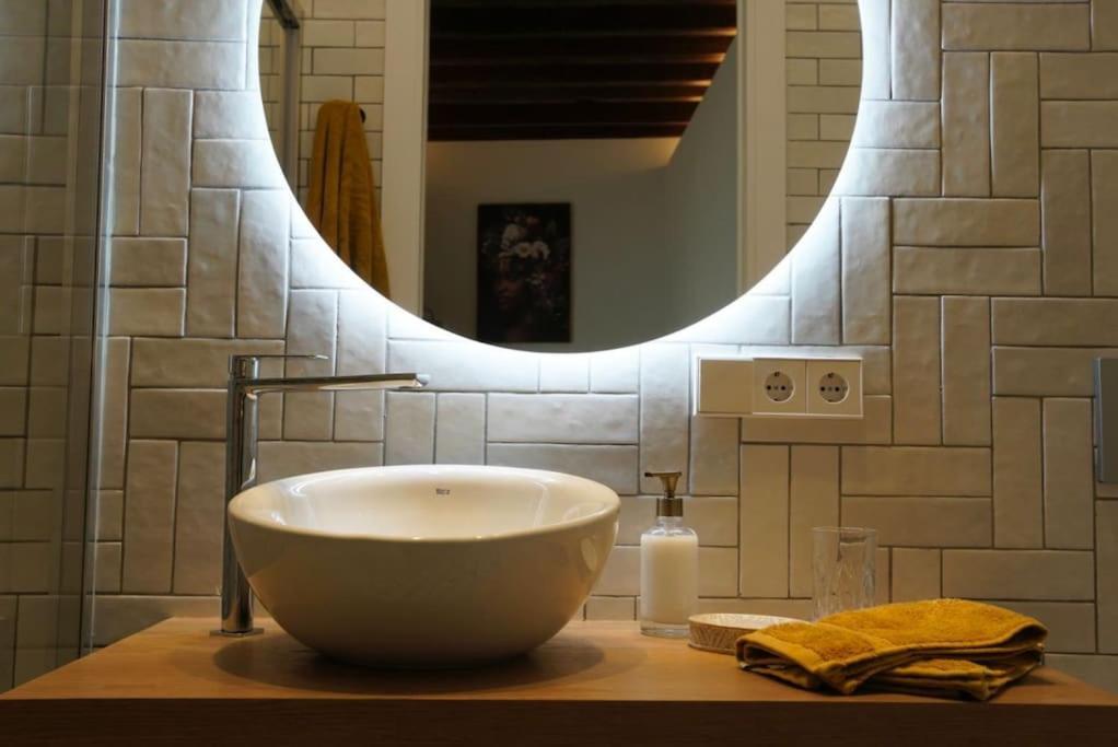 Mini Hotel In The Heart Of Sevilla For Exclusive Usage Exteriör bild