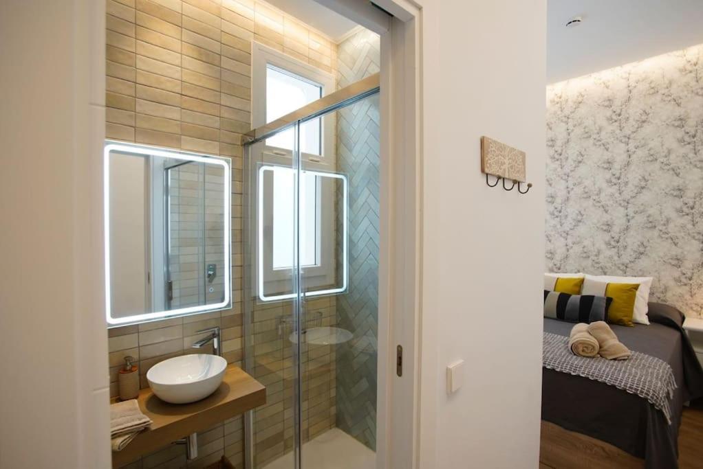 Mini Hotel In The Heart Of Sevilla For Exclusive Usage Exteriör bild