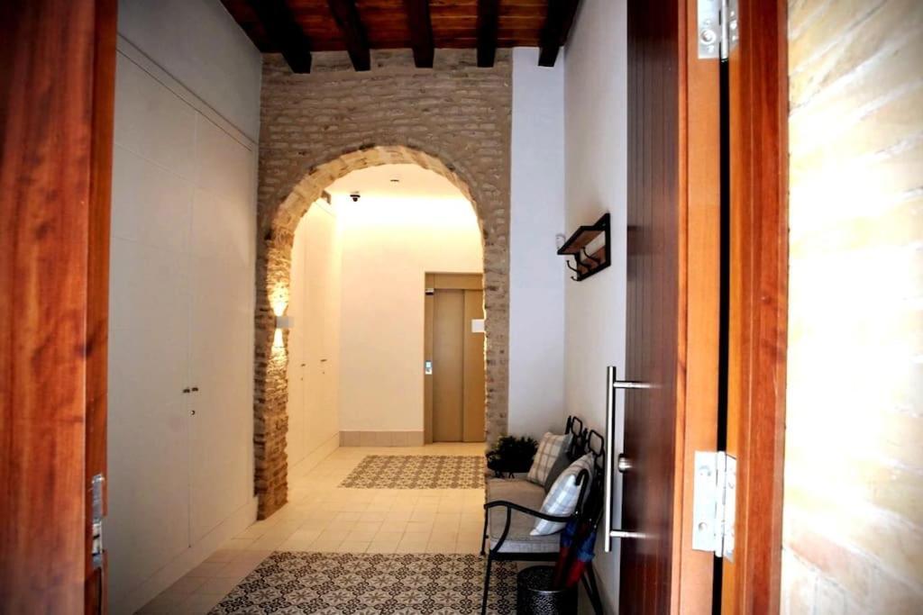 Mini Hotel In The Heart Of Sevilla For Exclusive Usage Exteriör bild