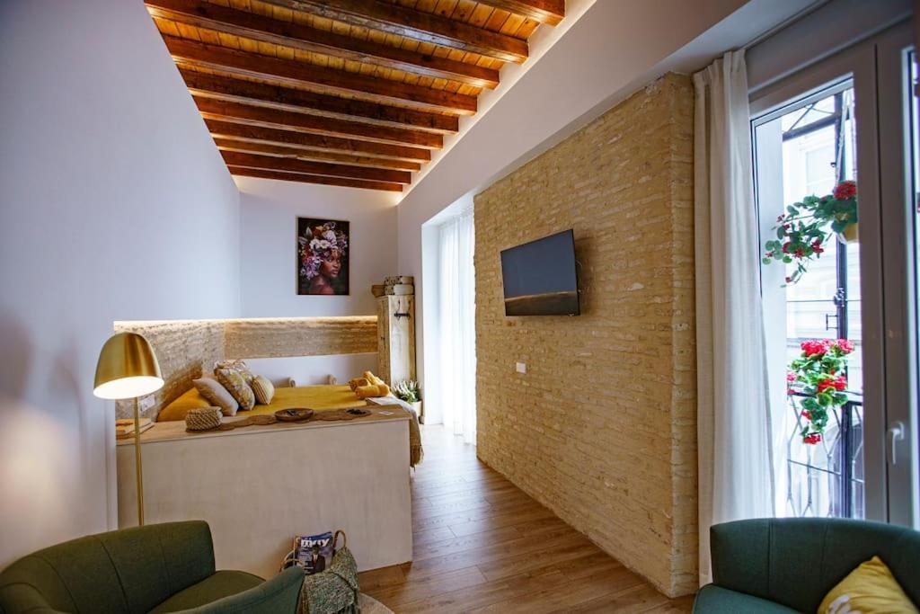 Mini Hotel In The Heart Of Sevilla For Exclusive Usage Exteriör bild