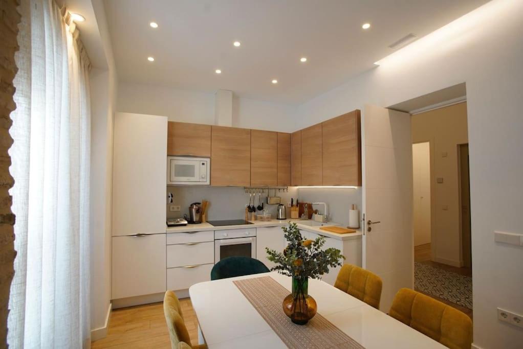 Mini Hotel In The Heart Of Sevilla For Exclusive Usage Exteriör bild
