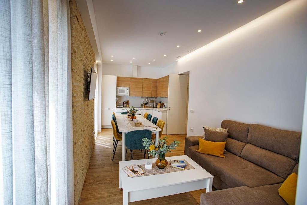 Mini Hotel In The Heart Of Sevilla For Exclusive Usage Exteriör bild